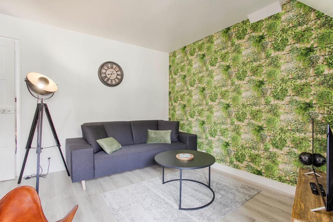 La Casa Centra Charm At Falaise'S Downtown Apartman Falaise  Kültér fotó